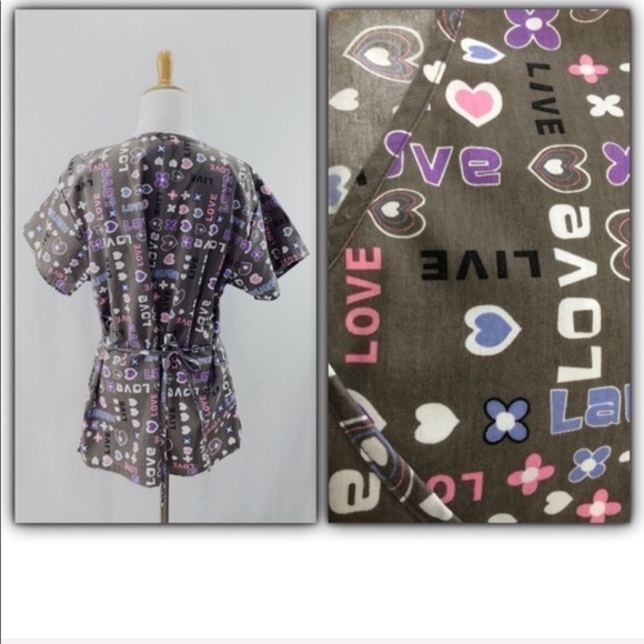 Absolute mock wrap love laugh live floral hearts scrub top size M - Picture 3 of 3